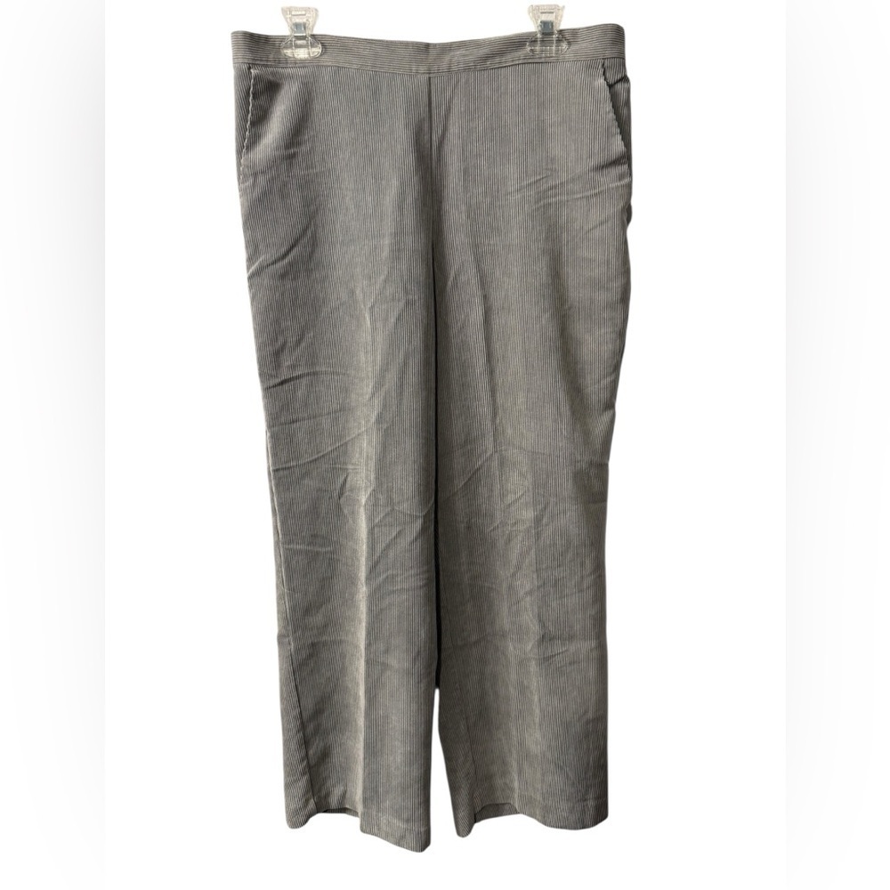 Women’s Alfred Dunner pull on Corduroy Pants in Gray Size 14P